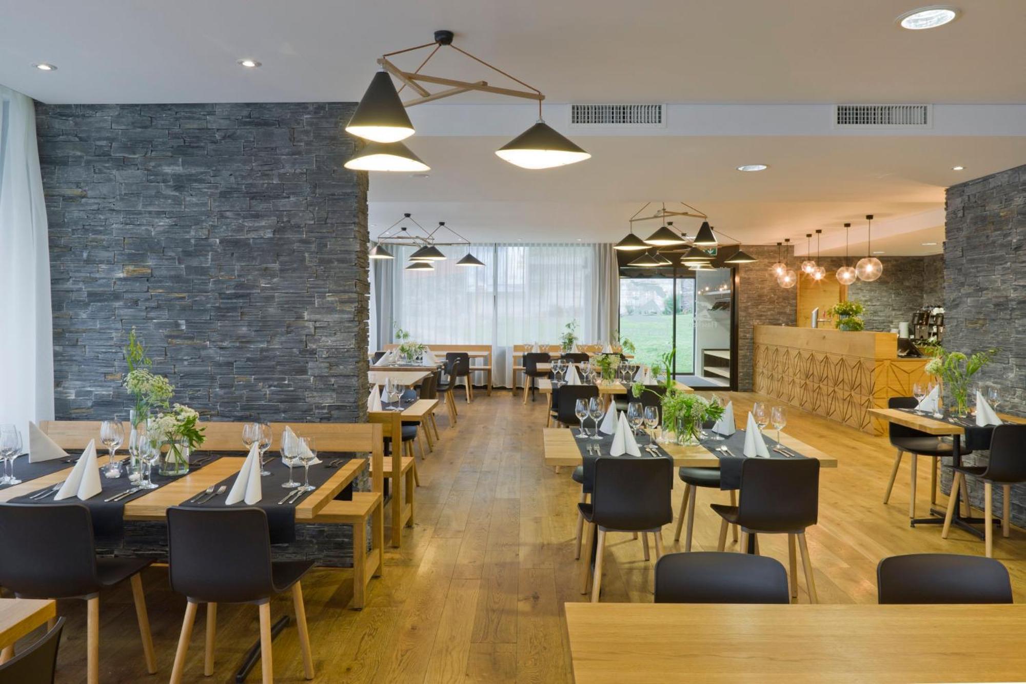 Hotel Restaurant Flaschen Albinen Ngoại thất bức ảnh